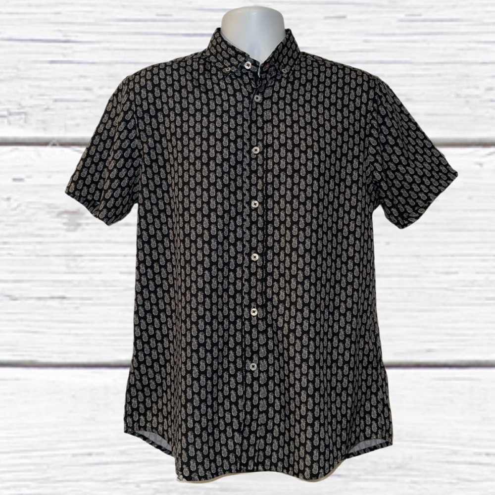 International Report Pineapple Print - Men’s Med 4-Way Stretch Navy Button Down